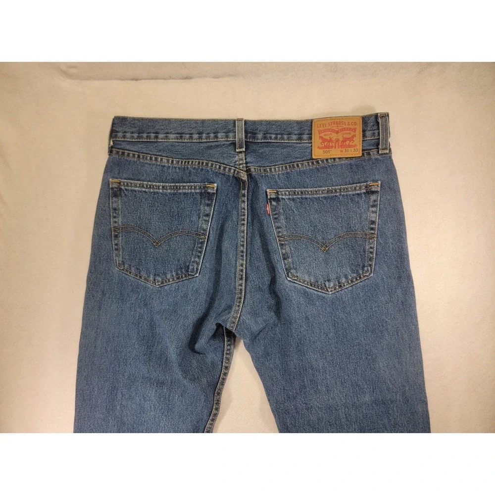 Levi's 505‎ jeans -Regular fit, Straight Leg  - Men's 36x30 medium wash READ